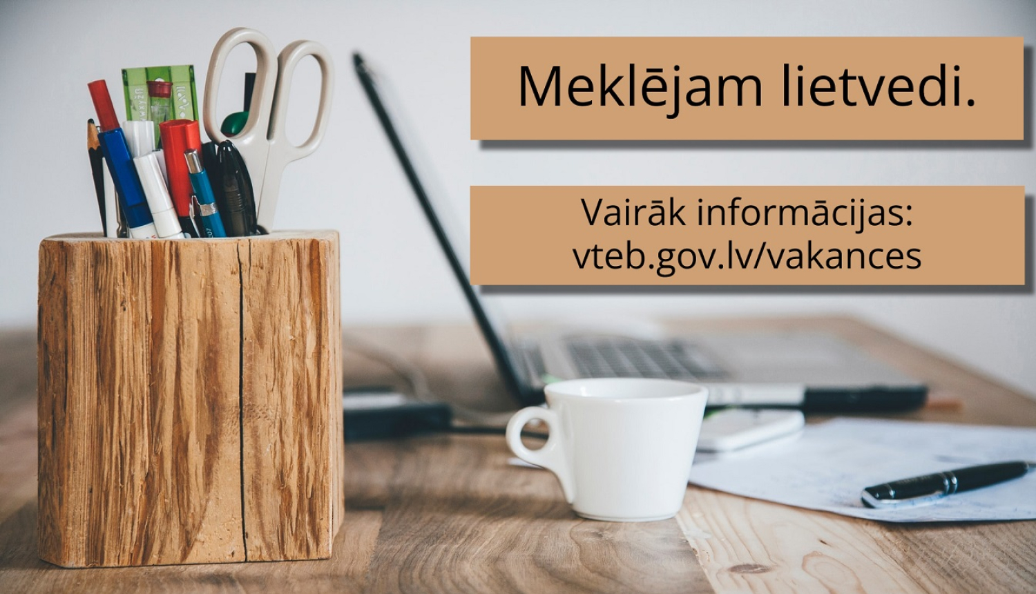 kancelejas preces un krūze